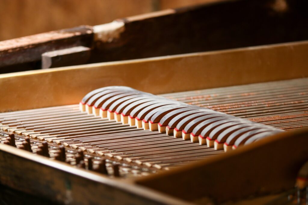Le piano numérique vs le piano acoustique : un guide comparatif pour les musiciens
